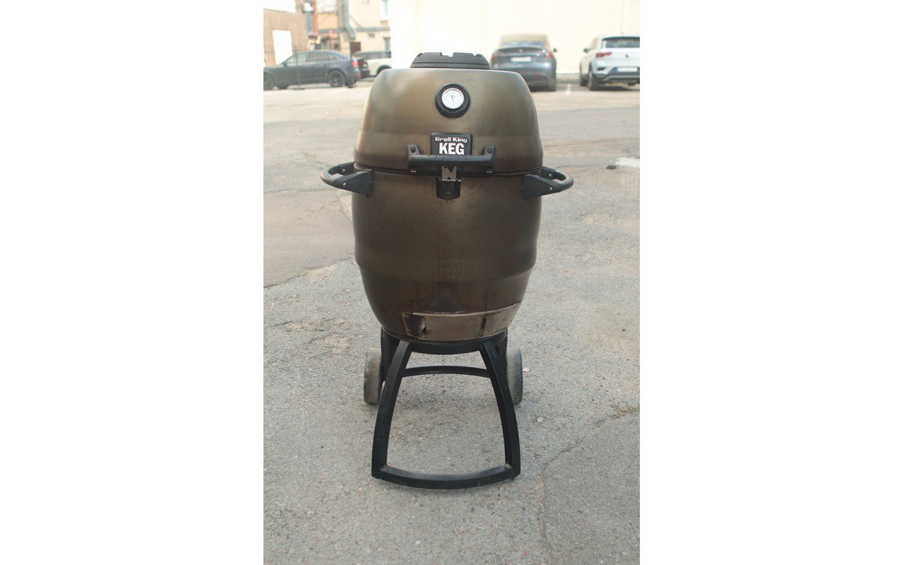 Вугільний гриль Broil King KEG 4000 ПРЕЗЕНТАЦІЙНИЙ