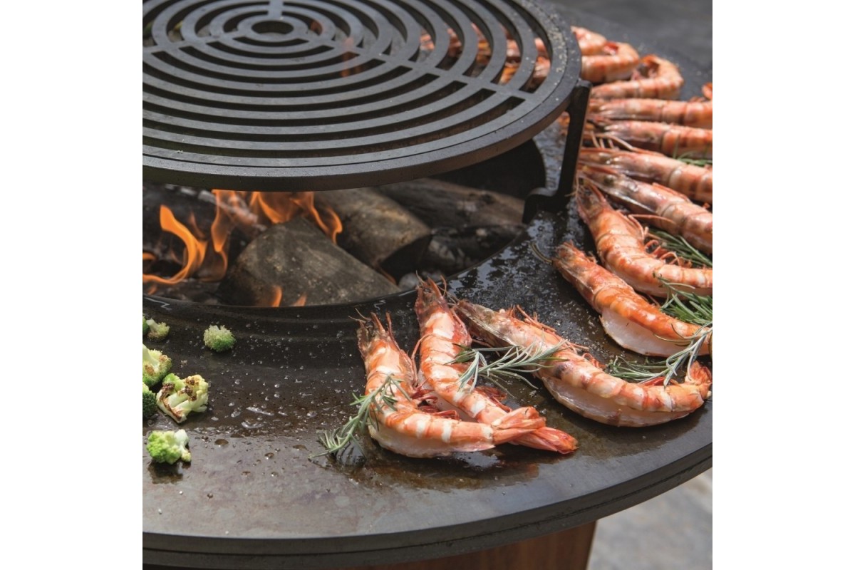 Гриль очаг OFYR Island Black 100 Teak Wood с дровницей, рабочей поверхностью из Тика, лотком для инструментов и специй