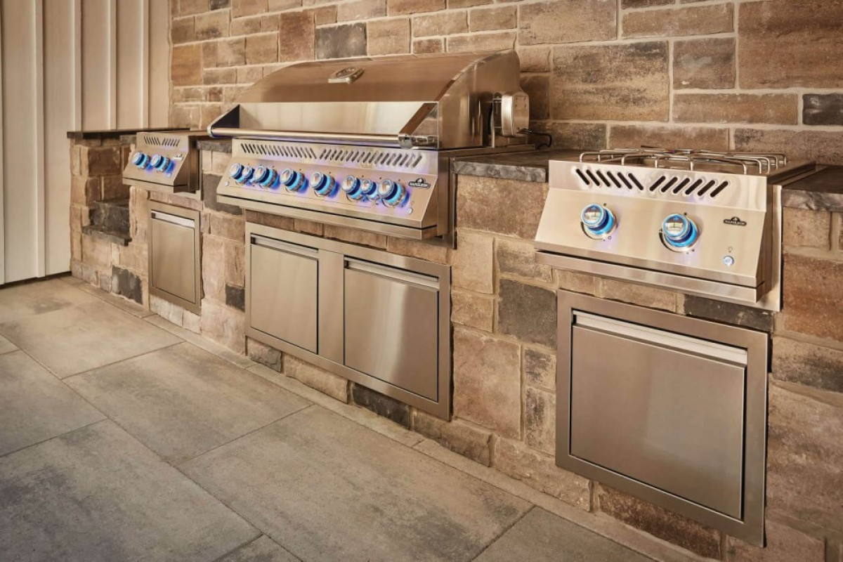 Сверхмощная двойная конфорка для встраивания с крышкой из нержавеющей стали Napoleon BIB18PBPSS-CE