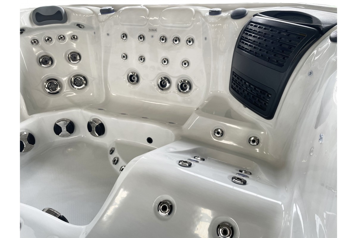 SPA бассейн Superior Spas Premium Maximus (Англия), 260×220×94 см