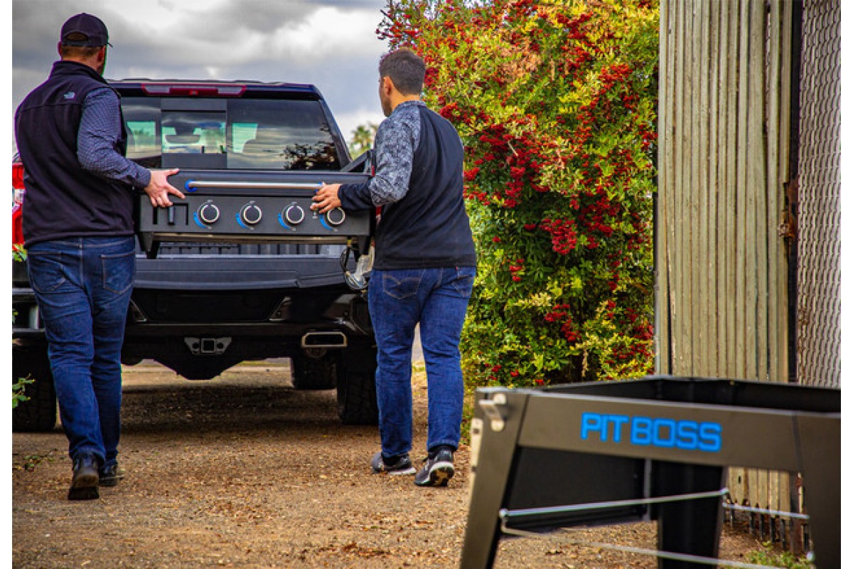 Портативний газовий гриль-планча Pit Boss Ultimate, на 4 пальники, зйомний, зі столом, 10813
