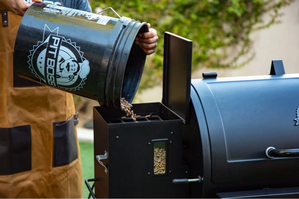 Пеллеты для гриля Pit Boss, дымный микс дубовых лиственных пород, 9кг., 55248