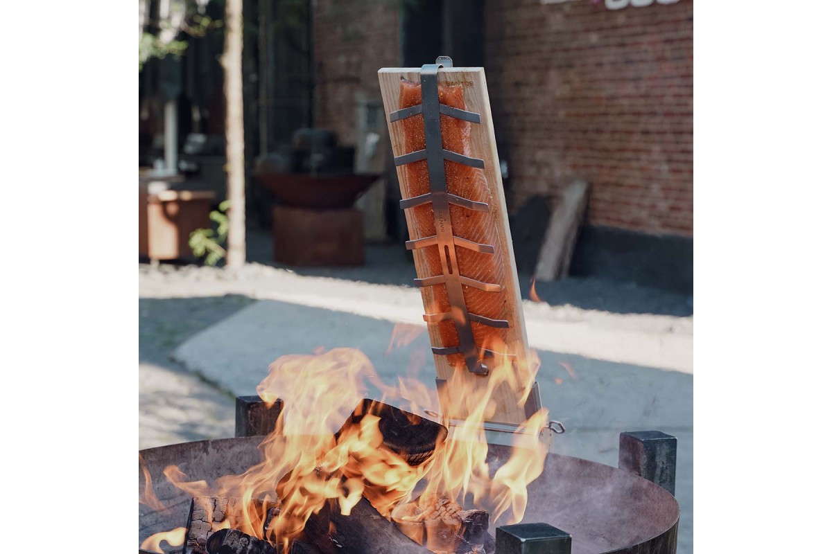 Стойка для рыбы с кедровой дощечкой SANTOS, нержавеющая сталь 236935