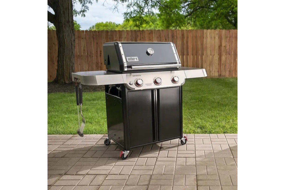 Газовый гриль Weber Genesis E-315 черный 1500631
