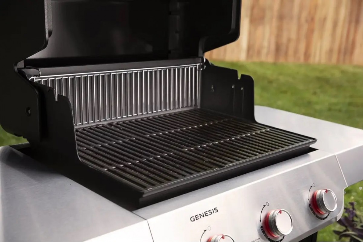 Газовый гриль Weber Genesis E-315 черный 1500631
