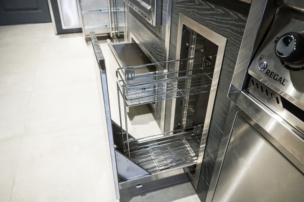 Барбекю кухня с газовым и угольным грилем (Broil King Regal 420 и GRILLI Fiery Fish) 4.4 м.п.