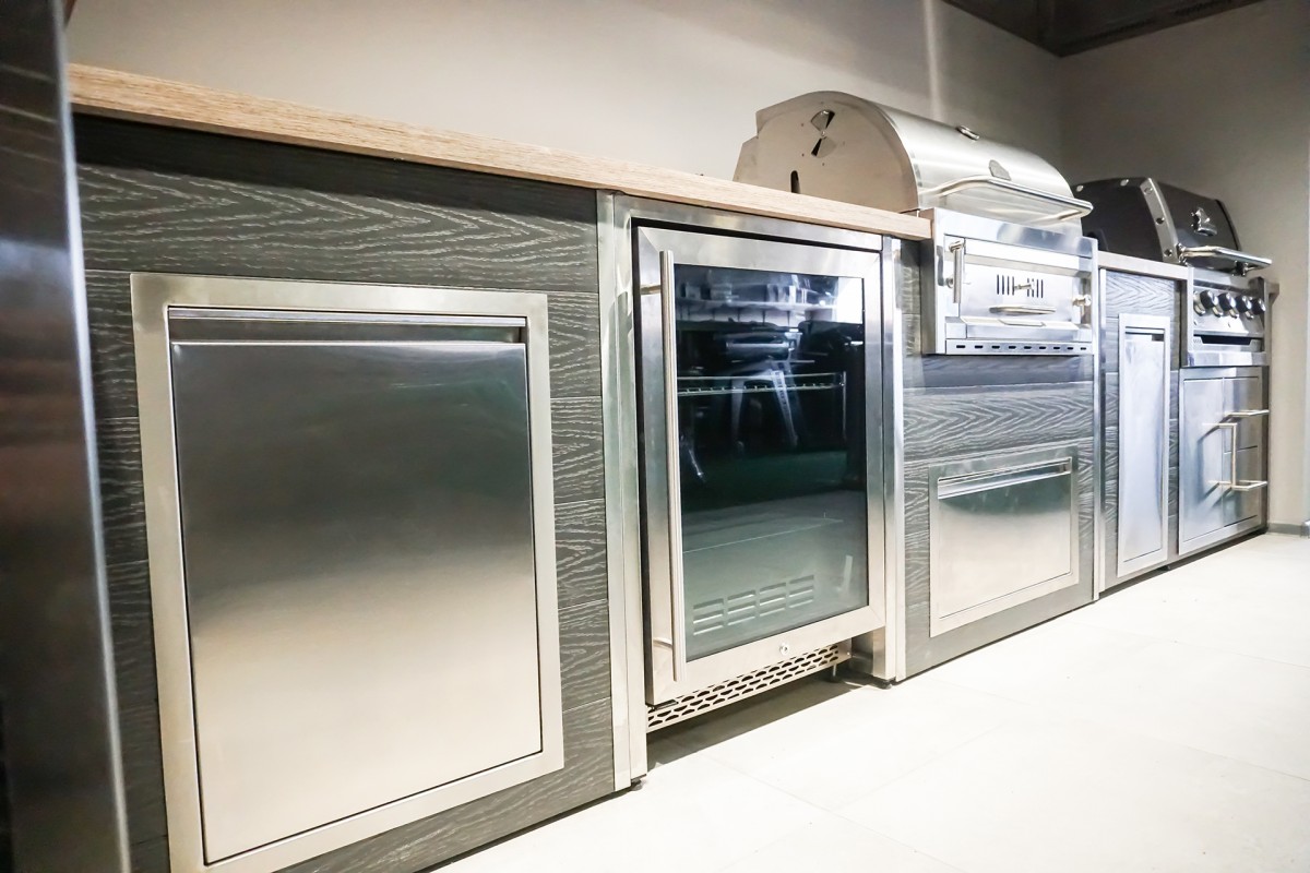 Барбекю кухня с газовым и угольным грилем (Broil King Regal 420 и GRILLI Fiery Fish) 4.4 м.п.