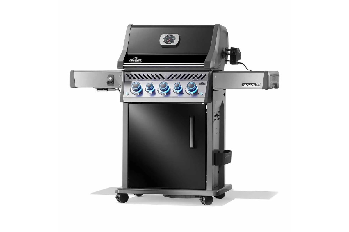 Газовый гриль Napoleon Rogue PRO-S 425 RSIB с боковой конфоркой Sizzle Zone и вертелом черный RPS425RSIBPK-2-UA-R