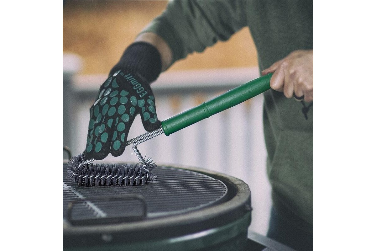 Щетка для гриля с длинной ручкой Big Green Egg 127310