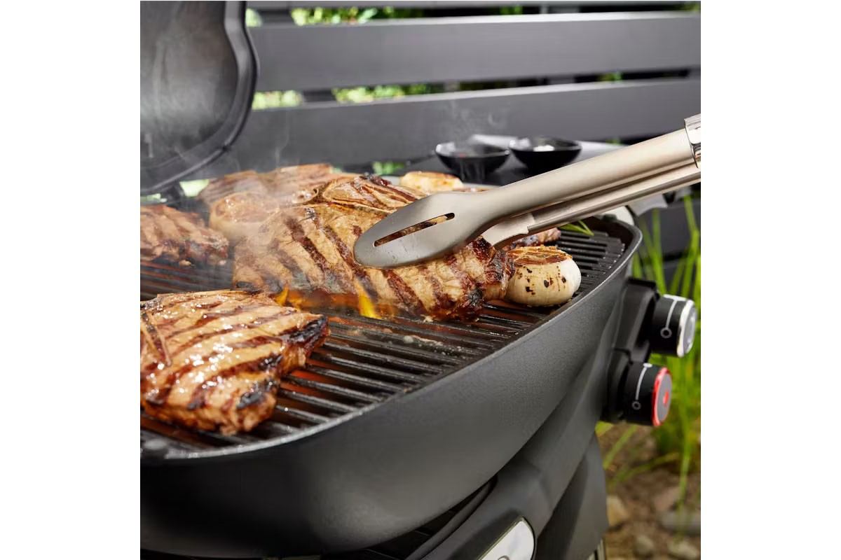 Газовий гриль Weber Q3200N Black з бічними столиками на візку Premium 1501126