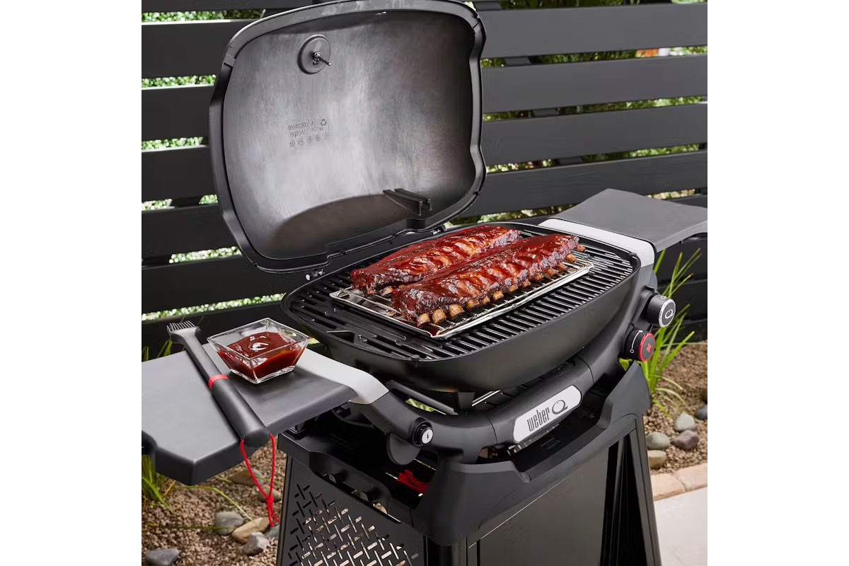 Газовий гриль Weber Q3200N Black з бічними столиками на візку Premium 1501126