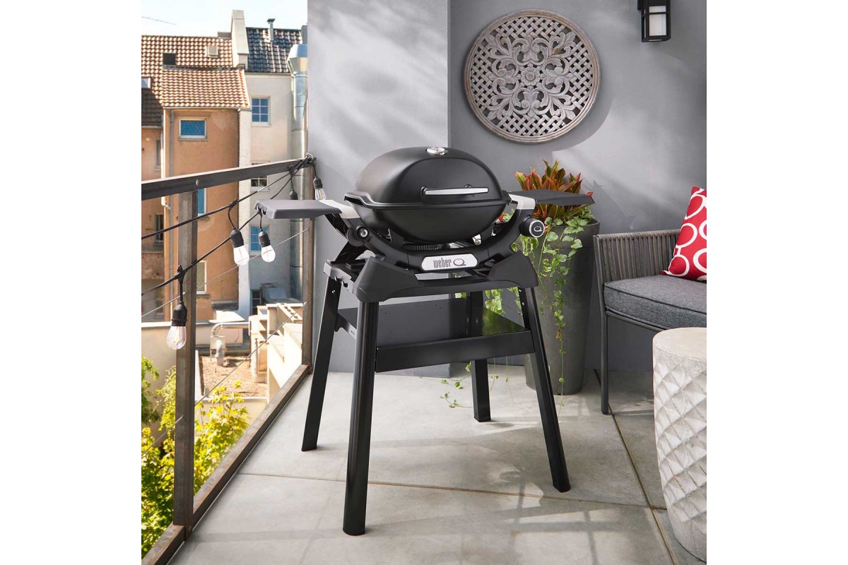 Газовий гриль Weber Q1200N Black з бічними столиками на підставці 1501085