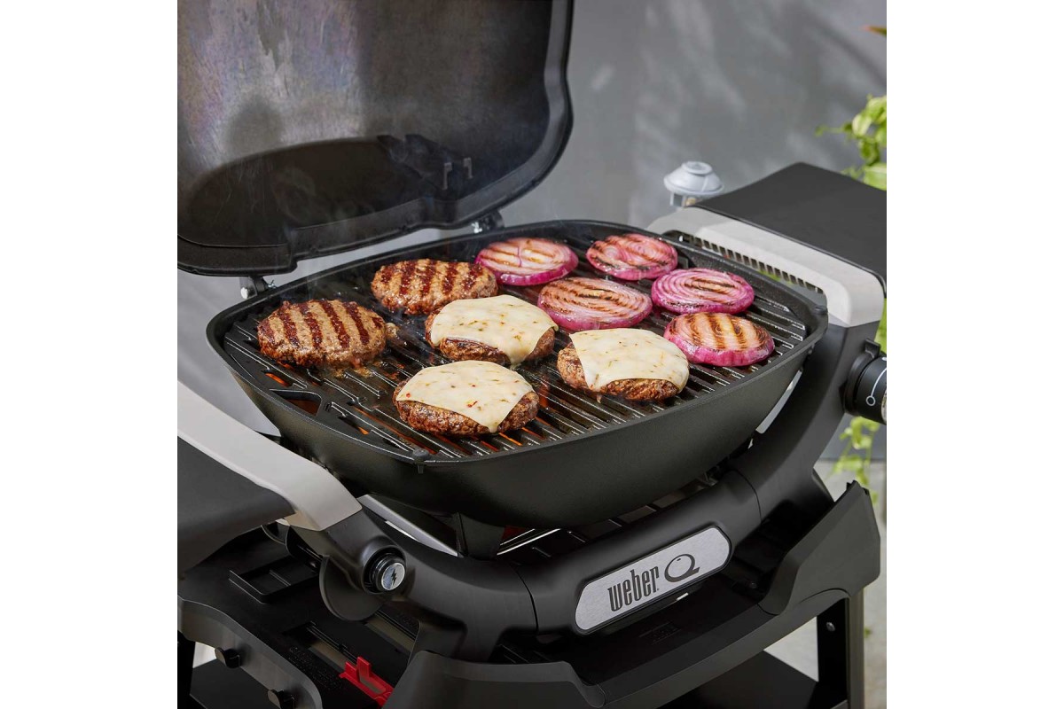 Газовий гриль Weber Q1200N Black з бічними столиками на підставці 1501085