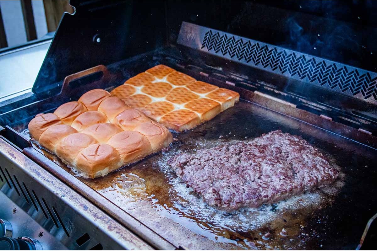 Планча из нержавеющей стали для газовых грилей Napoleon Rogue 525/Prestige/Pro/700 Series 56094