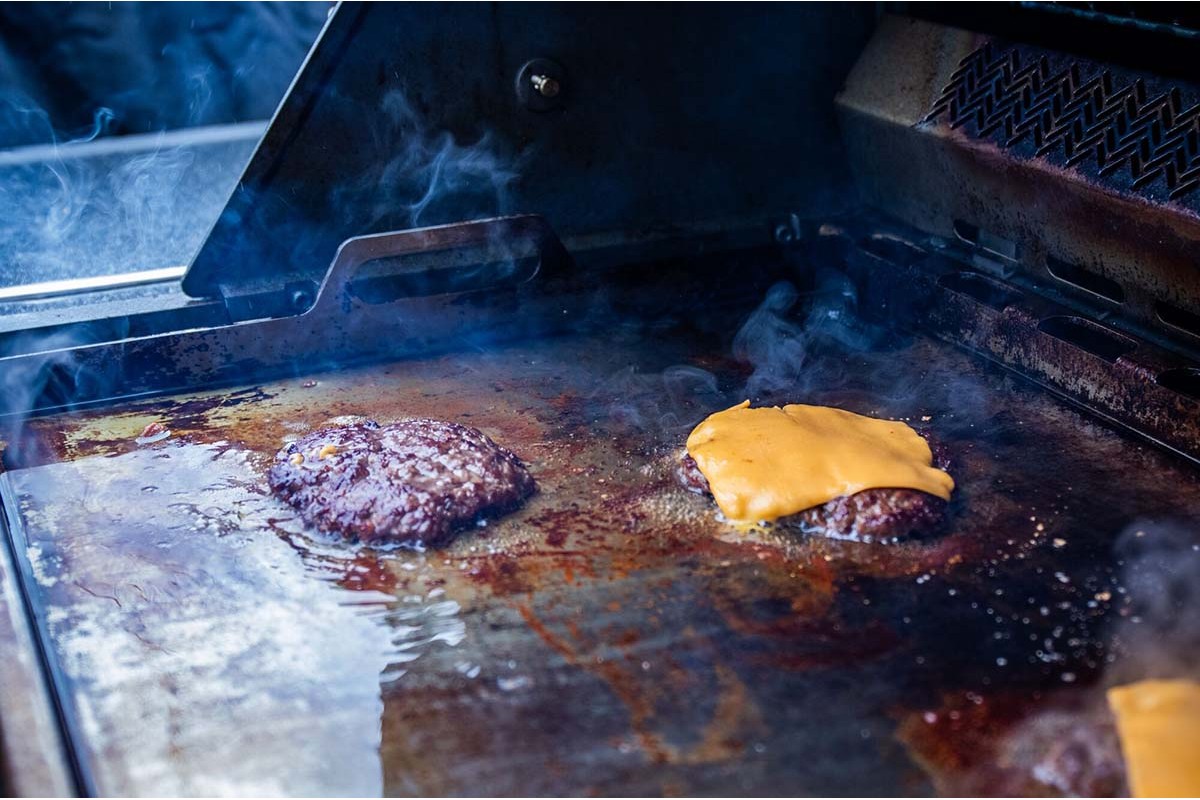 Планча из нержавеющей стали для газовых грилей Napoleon Rogue 525/Prestige/Pro/700 Series 56094