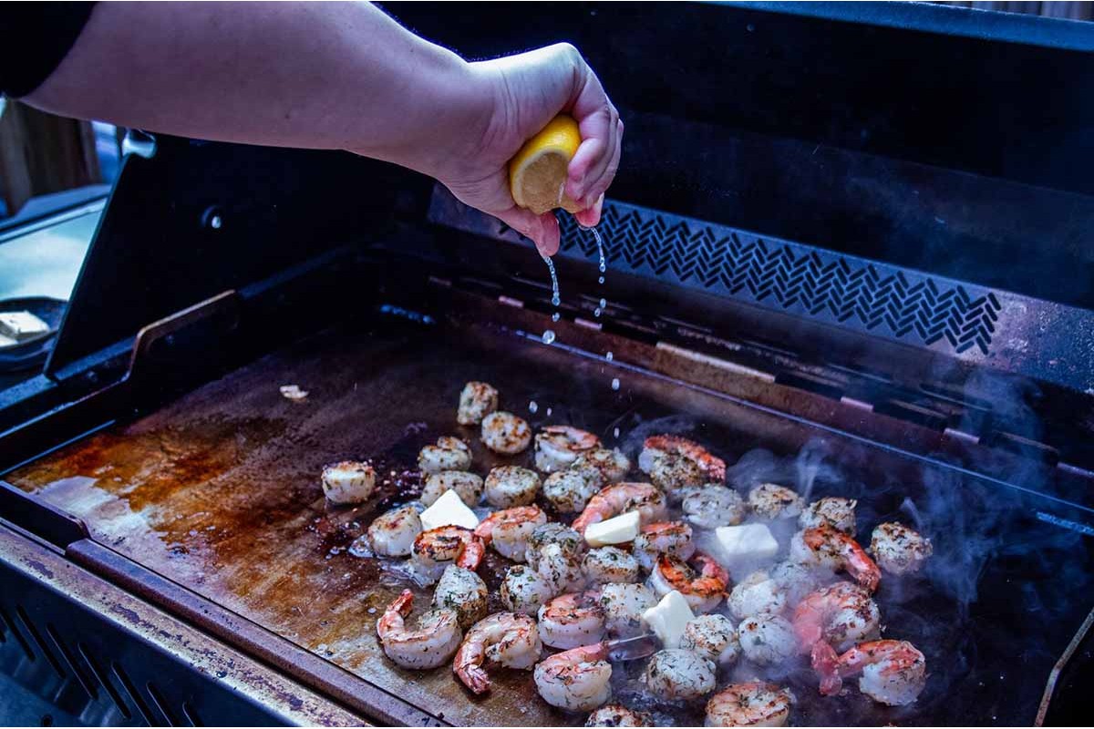 Планча из нержавеющей стали для газовых грилей Napoleon Rogue 525/Prestige/Pro/700 Series 56094