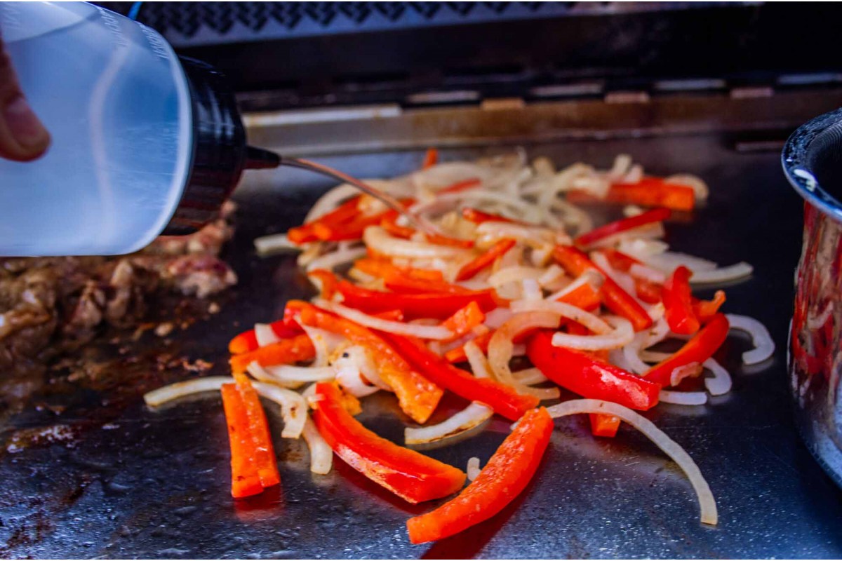 Планча из нержавеющей стали для газовых грилей Napoleon Rogue 525/Prestige/Pro/700 Series 56094