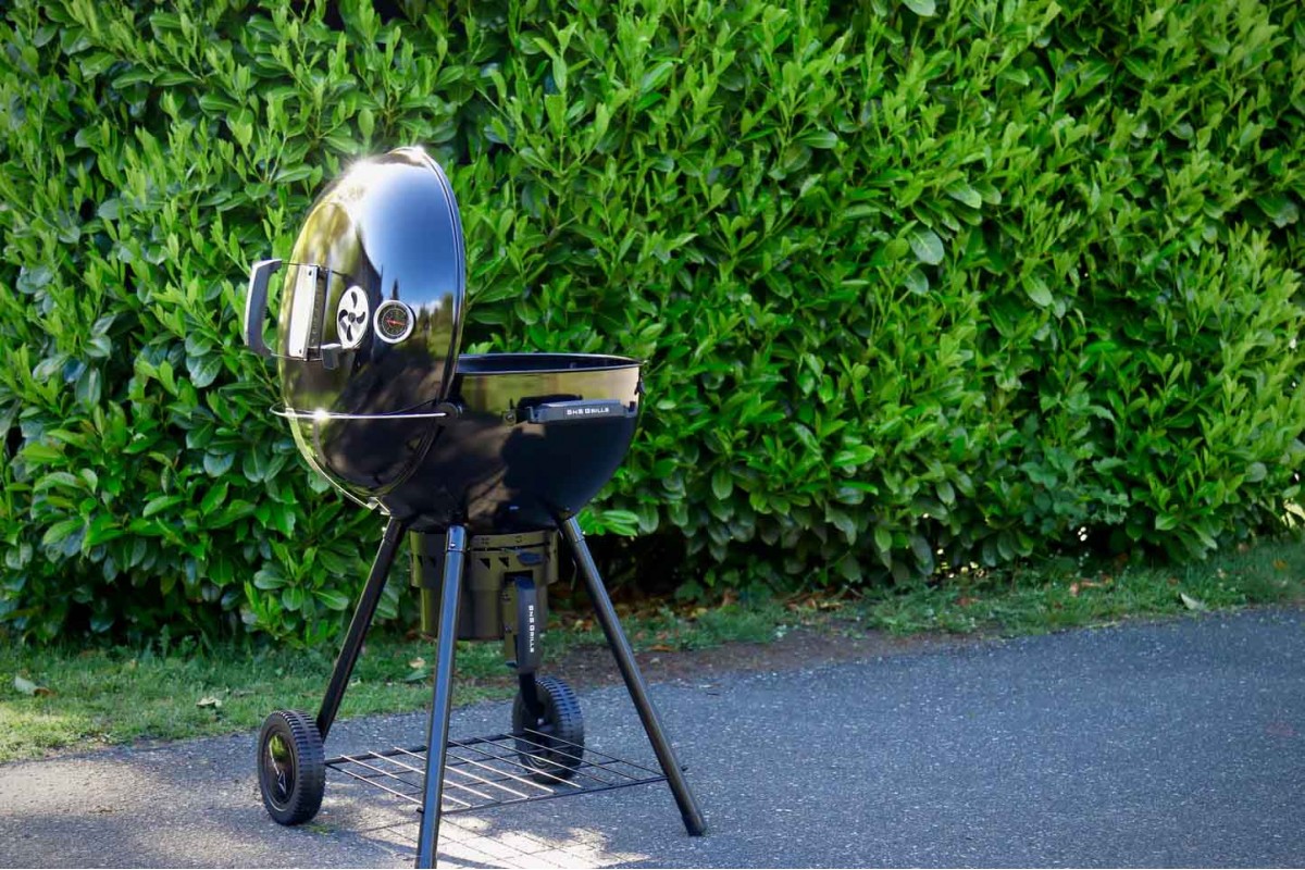 Вугільний гриль Slow and Sear Black Editionl Kettle Grill 57 см + кошик Deluxe SNS-KET-BK