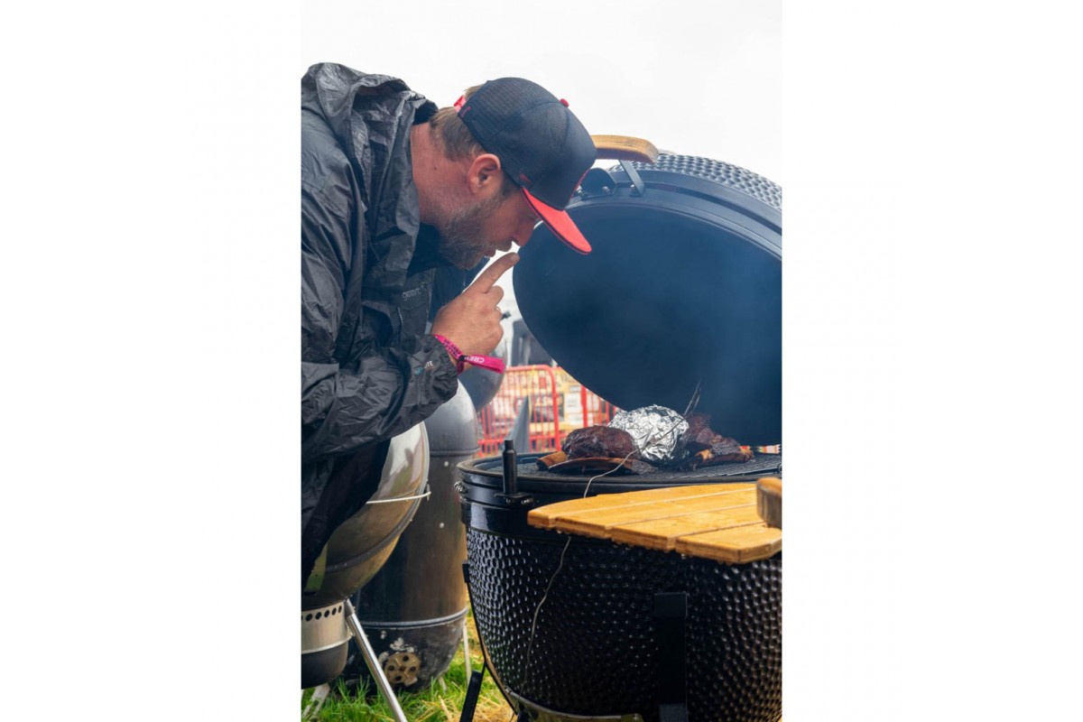 Керамический угольный гриль Kamado Bono Media Ø 52 см красный TQ0020RED