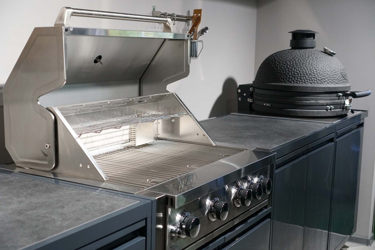 Уличная кухня-барбекю с газовым грилем Kapitan, угольным грилем Kamado L и мойкой GRILLI 777958