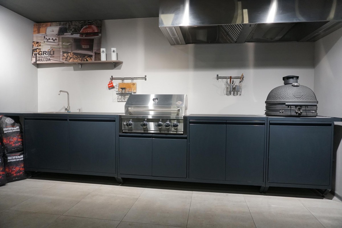 Уличная кухня-барбекю с газовым грилем Kapitan, угольным грилем Kamado L и мойкой GRILLI 777958