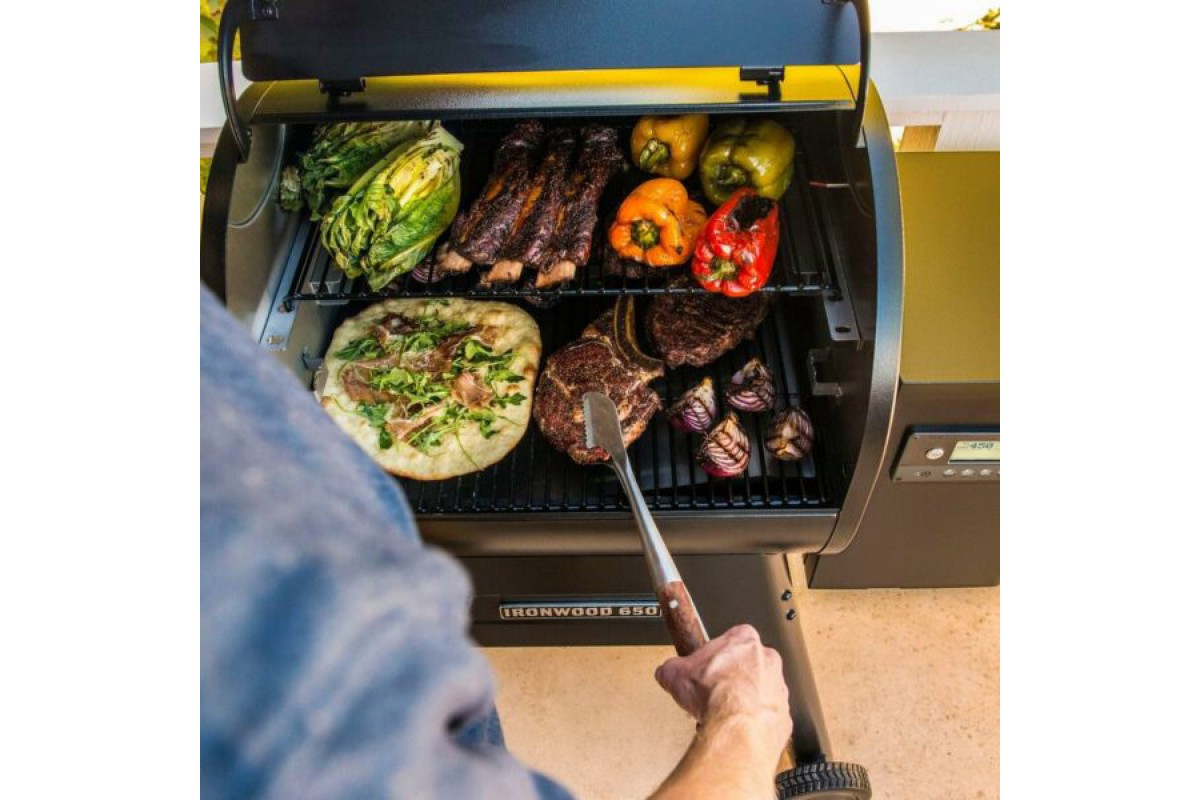 Пеллетный гриль Traeger Ironwood 650, черный TFB65BLFC