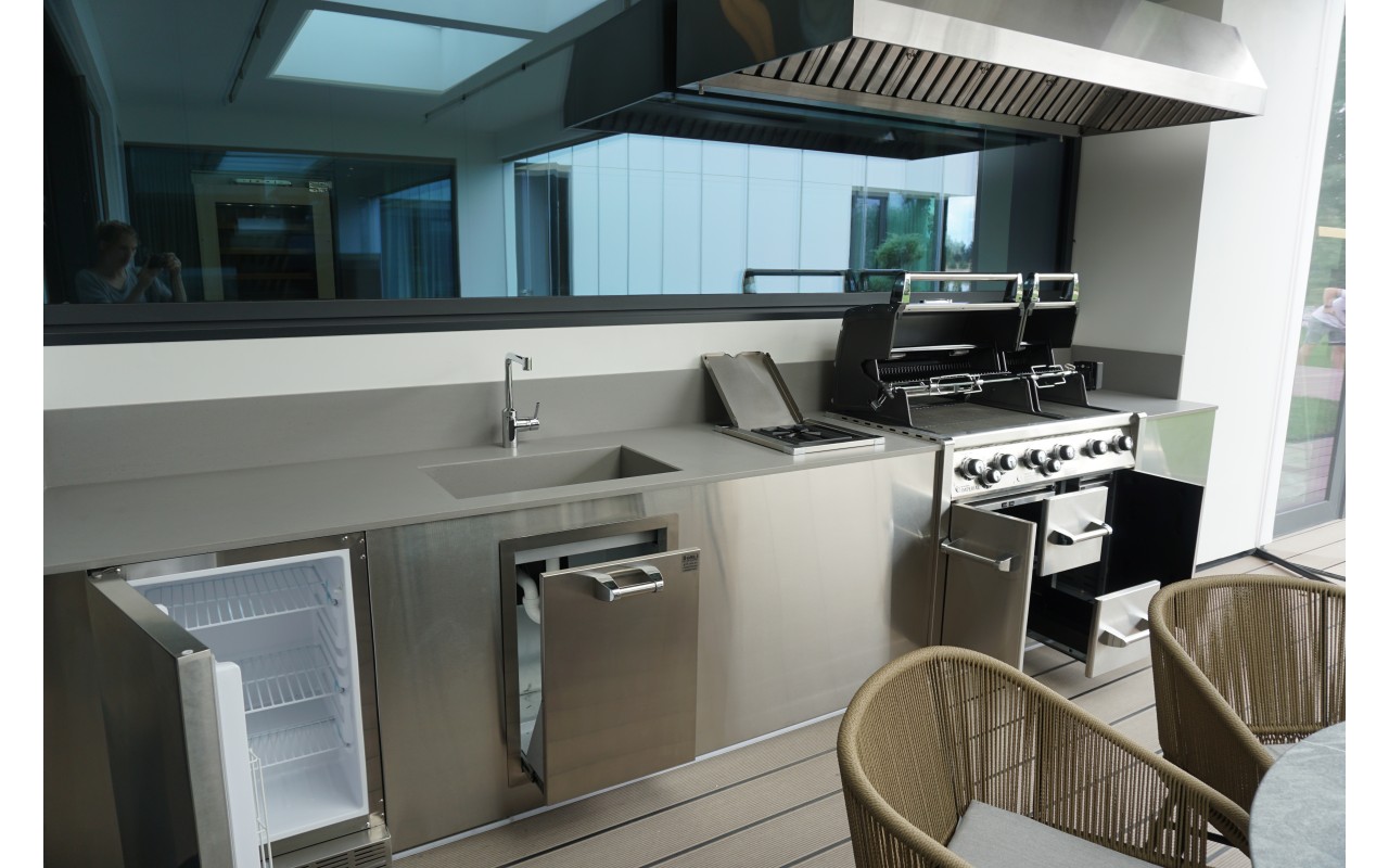 Дизайнерская кухня из нержавеющей стали с двухкамерным газовым грилем Imperial XLS тм BroilKing (4,17 м.п.)