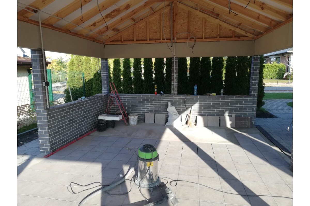 П-Образная бетонная уличная кухня с двухкамерным газовым грилем Imperial 690XL тм Broil King (7,43 м.п.)