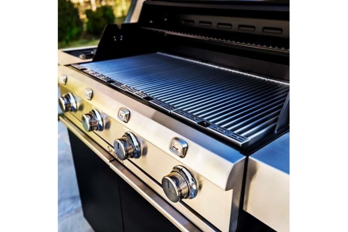 Газовый гриль Saber CAST 670 black R67CС1117