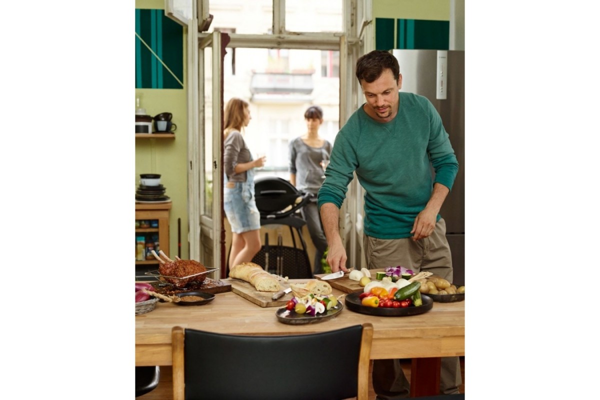 Электрический гриль Weber Q1400 (черный) с подставкой 52020879