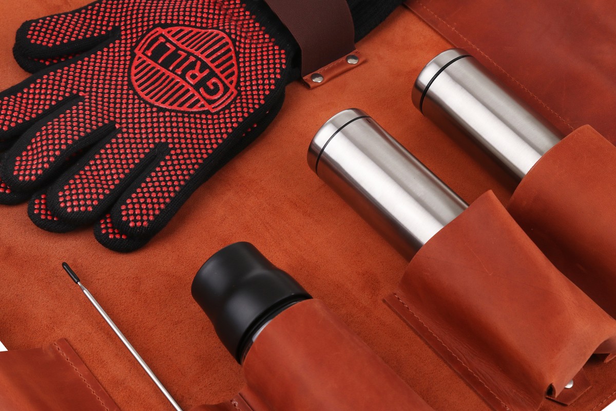 Скрутка для барбекю инструментов кожаная GRILLI 77716